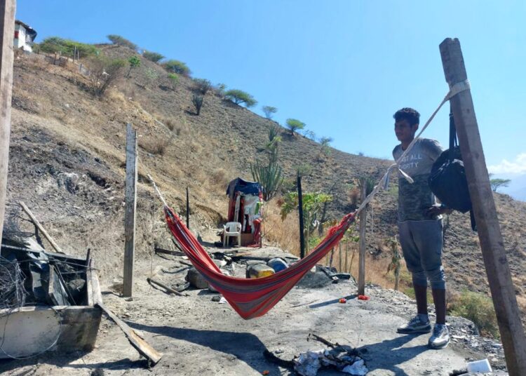 Entregan ayudas a familia damnificada por incendio en San Fernando