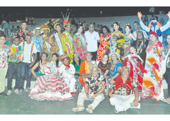 Imponen las bandas a los reyes del Carnaval de Santa Marta