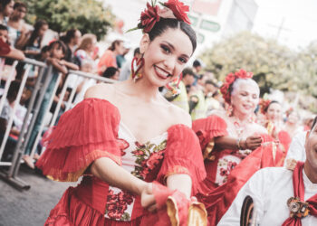 Así se alistan las comparsas para Guacherna y la Batalla de Flores en Santa Marta