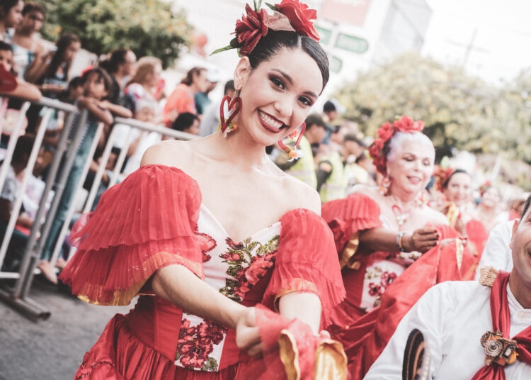 Así se alistan las comparsas para Guacherna y la Batalla de Flores en Santa Marta