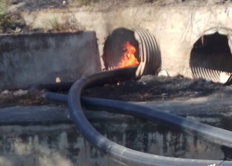Actos vandálicos contra el alcantarillado de María Cristina