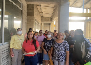 Denuncian que colegio en Santa Marta inició clases sin pupitres y sin servicios