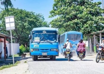 Restablecen ruta de servicio público de la vía Bonda – El Curval
