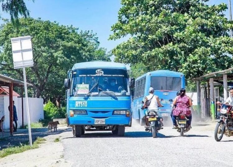 Restablecen ruta de servicio público de la vía Bonda – El Curval