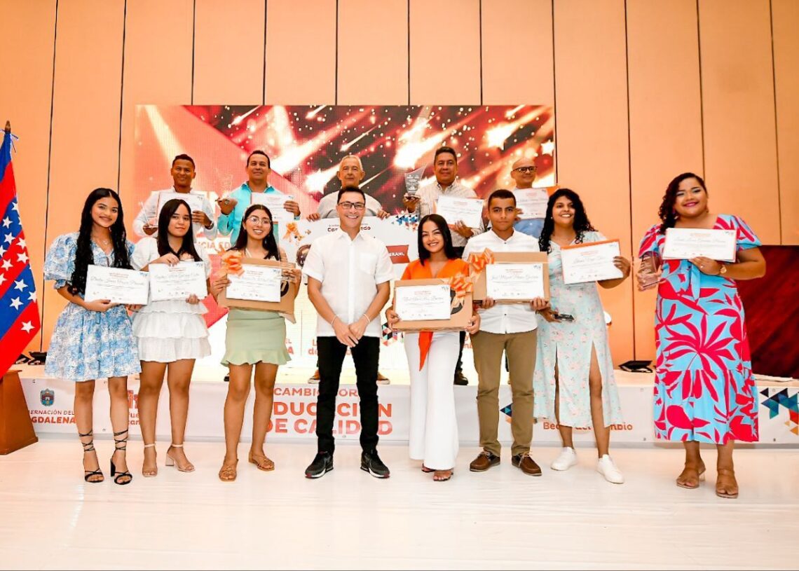 Reconocen a los mejores profes, estudiantes y colegios del Magdalena