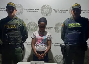 Mujer utilizaba a su hija de 4 años para robar en negocio comercial