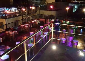 Comercios nocturnos en Santa Marta: cerrados por falta de certificado de bomberos