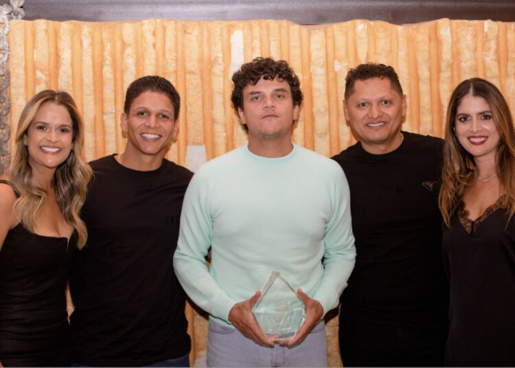 Silvestre Dangond recibirá reconocimiento especial en Valledupar