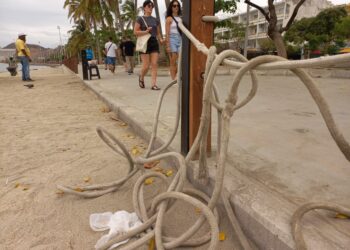 El Malecón de la Bahía: víctima del vandalismo y la incultura ciudadana