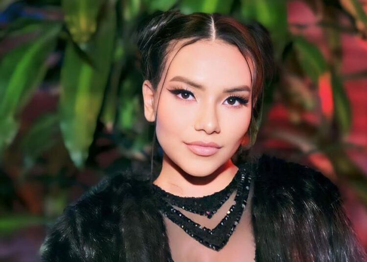 Samaria Susan Díaz lanzó su nuevo álbum Al Otro Lado