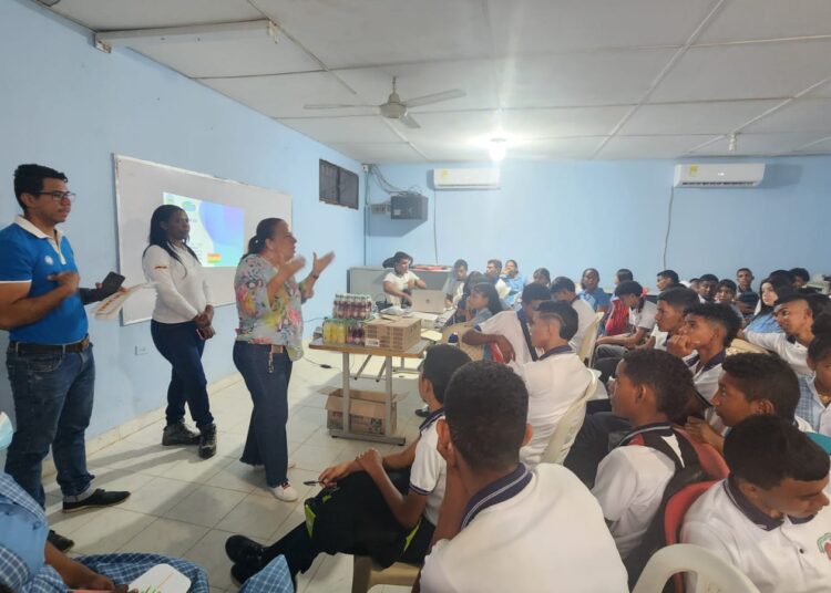 Desarrollan talleres de educación ambiental para la recuperación del Caño Ciego