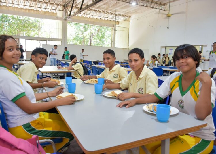 En INEM Simón Bolívar aseguran que se está cumpliendo el PAE