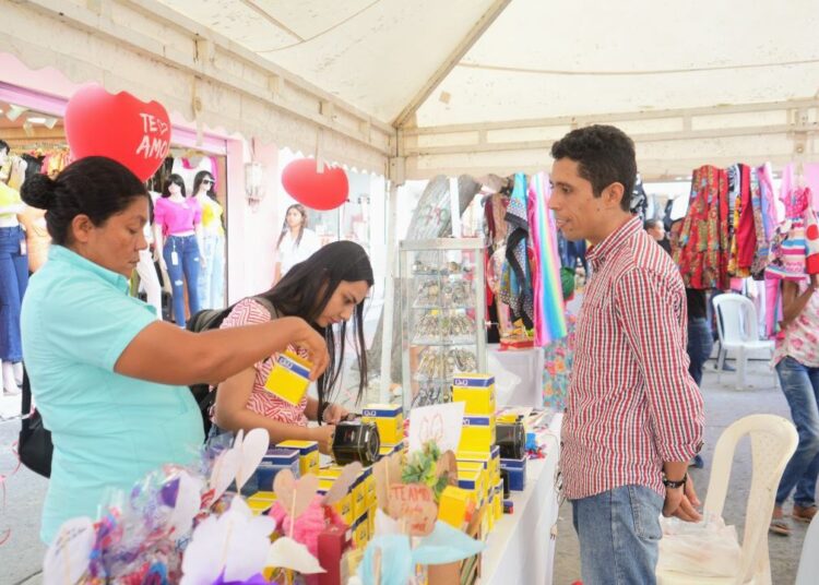 $220 millones en ventas dejó feria comercial en la Carrera Quinta