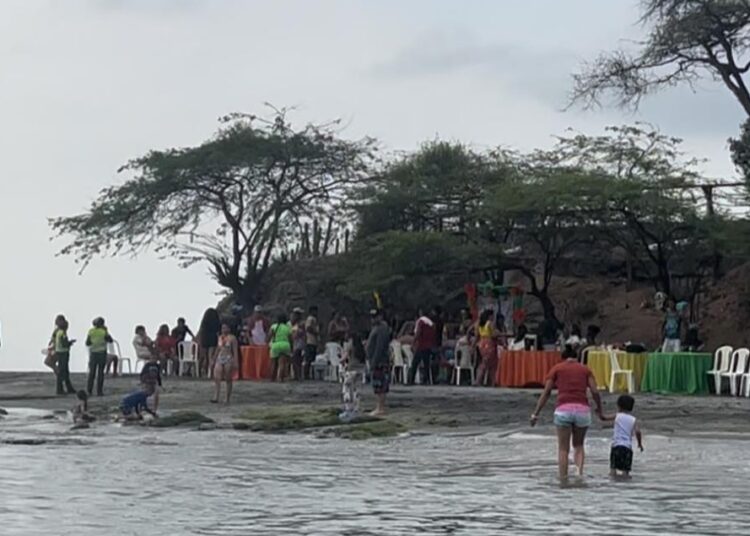 Intervienen quinceañero celebrado en playa de Santa Marta