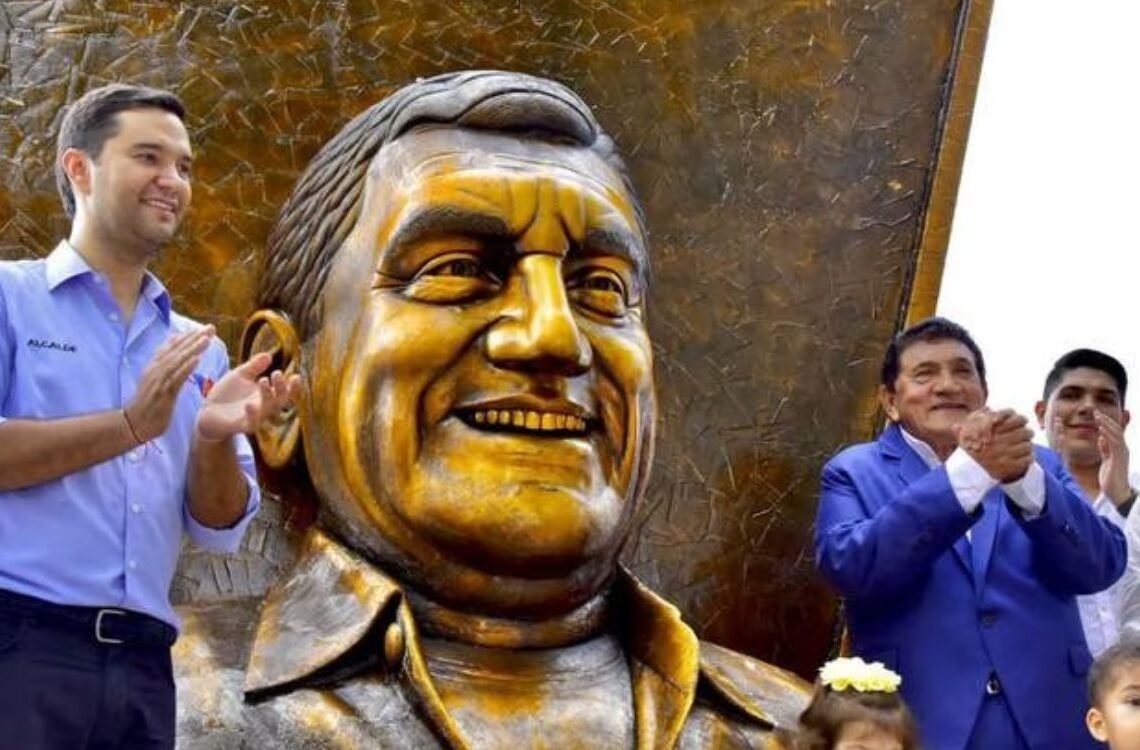 Inauguran estatua en honor a Poncho Zuleta
