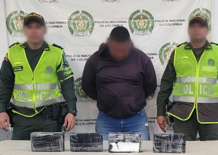 Lo capturan cuando llevaba 20 kilos de coca mientras viajaba cerca a Zona Bananera