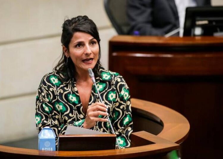 Gobierno estudia tarifa diferencial para precios de la gasolina