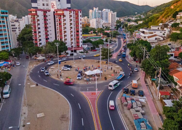 Ampliación de vía principal de El Rodadero está en un 96% de ejecución