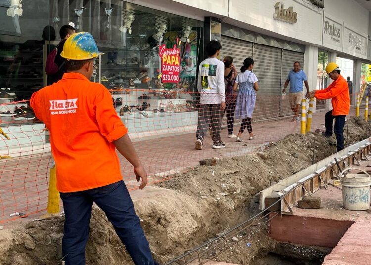 Piden respetar los cerramientos y no volarse en las obras de la Carrera Quinta