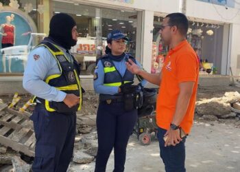 Autoridades de tránsito hacen controles a conductores que obstruyen obras de la carrera 5ta
