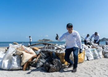 Essmar retiró 3 toneladas de basura de la bahía Los Cocos