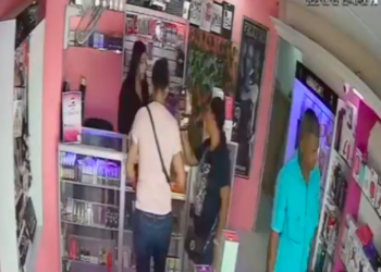 Denuncian que hombre anda robándose vibradores de sexshops de Santa Marta