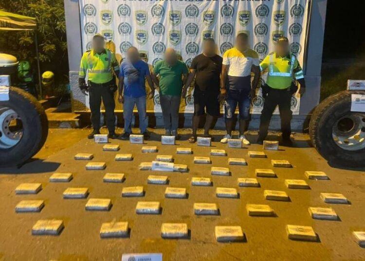 Llevaban 60 kilos de cocaína en un motocarro en Fundación