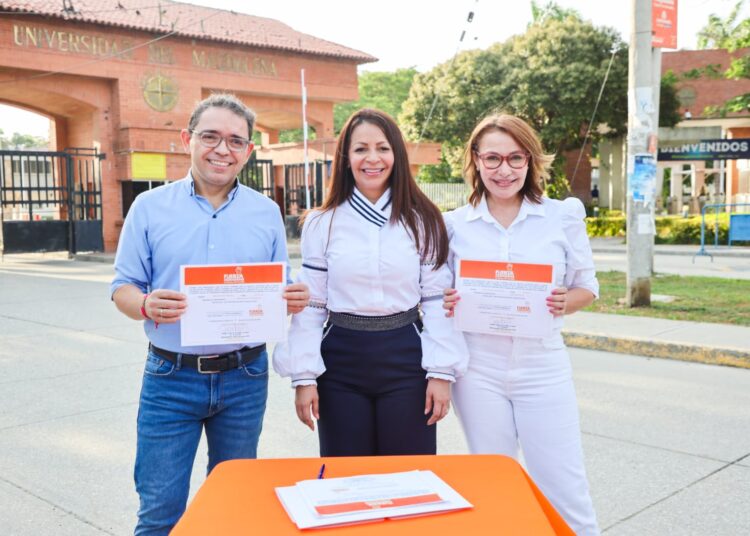Patricia Caicedo y Rafael Martínez reciben los primeros avales de Fuerza Ciudadana