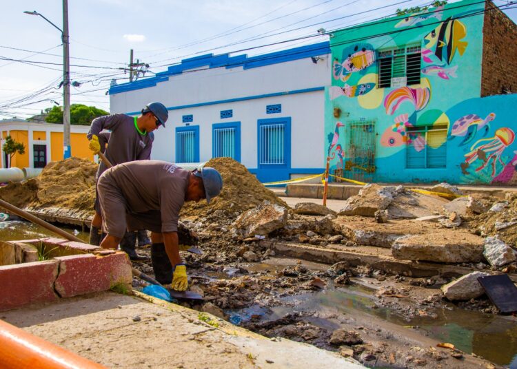 Arrancó reposición de alcantarillado en Pescaíto