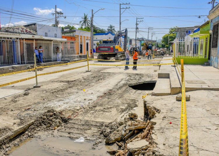 40 viviendas en riesgo por eventual colapso de la calle 8 de Pescaíto