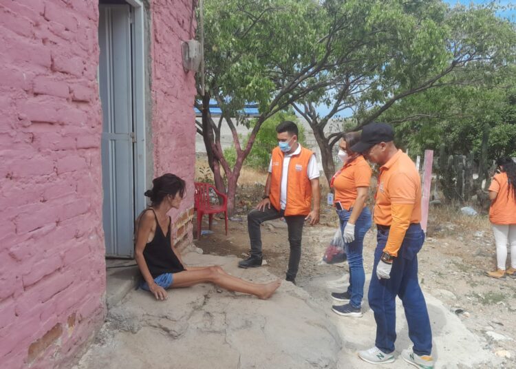 Rescatan a adulta mayor expuesta a condiciones inhumanas por sus propios hijos