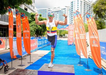 200 atletas de América brillaron en la ‘Triatlón Sierra Nevada’