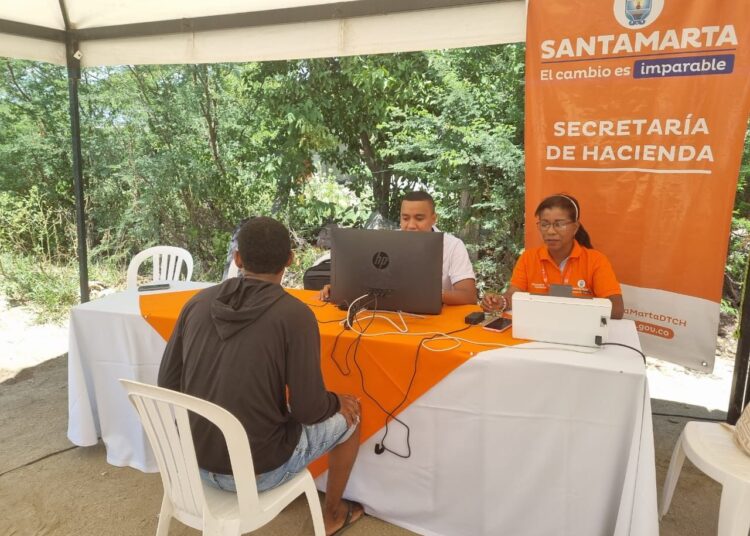 Facilidad de trámites a los contribuyentes samarios en “Alcaldía a la Calle”