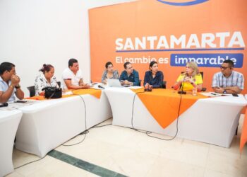 Anuncian pago de la deuda de compensatorios y horas extras a administrativos del Distrito