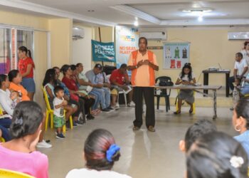 Una capacitación para el manejo integral del plástico de un solo uso, en Puebloviejo