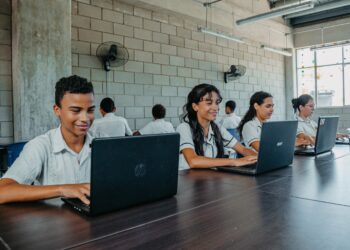 Conectividad a internet a 202 sedes educativas del Magdalena