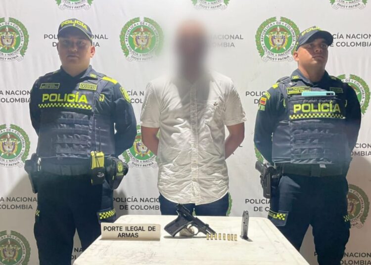 Lo capturan por estar amenazando con un arma de fuego