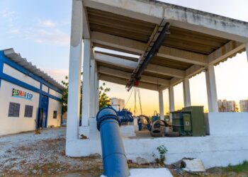 Anuncian mantenimiento a red de aguas residuales de la zona turística de Santa Marta