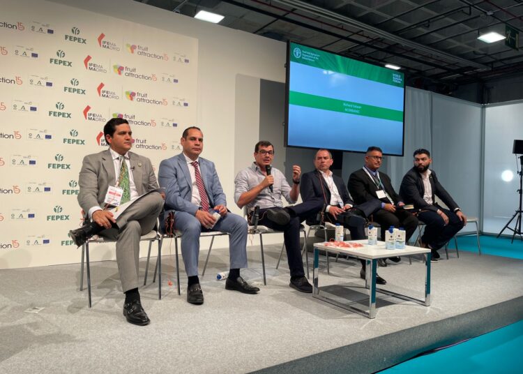 Los retos del sector bananero en el Magdalena, expuestos en Madrid