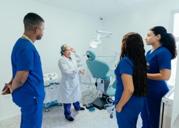 Entregan nuevos espacios para prácticas en salud en Hospital Julio Méndez Barreneche