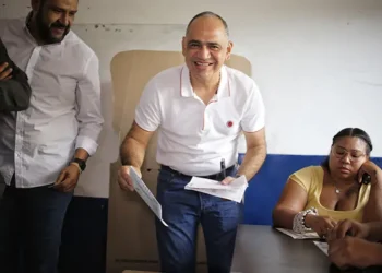 Pinedo denuncia supuestas irregularidades en más del 70% de los formatos E14