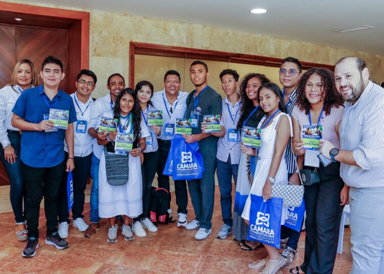 Empresa, Estado y Academia se unen para apadrinar beneficiarios de Talento Magdalena