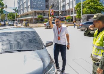 Recuerde: hay prohibición de motos y vehículos particulares en la carrera 5ta