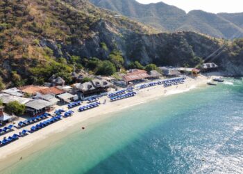Playa Blanca recibe reconocimiento como una de las más sostenibles de Colombia
