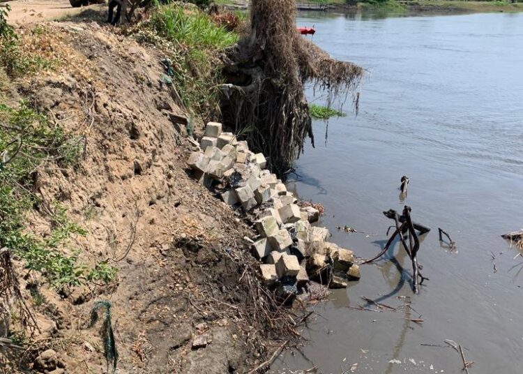 Un llamado de atención desde El Banco por la erosión fluvial