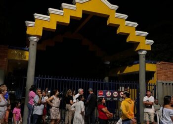 Conjunto Parque Central, en Santa Marta, se toma las vías por corte masivo de energía