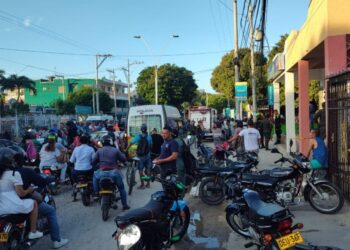 Atentado criminal en la Avenida del Río: una persona muerta