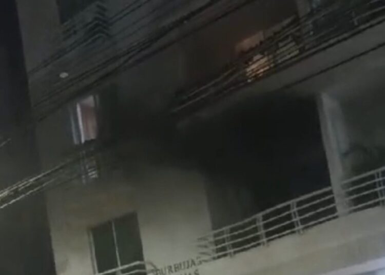 Incendio consumió edificio en El Rodadero