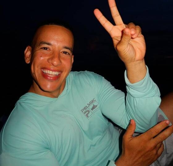 Hotel español deberá pagar una millonada a Daddy Yankee por robo de joyas