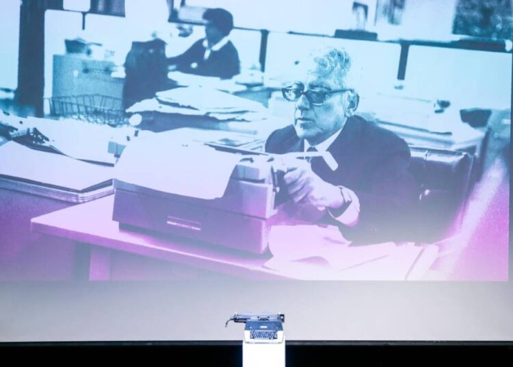 Gobierno pidió perdón a familia de Guillermo Cano en emotivo homenaje